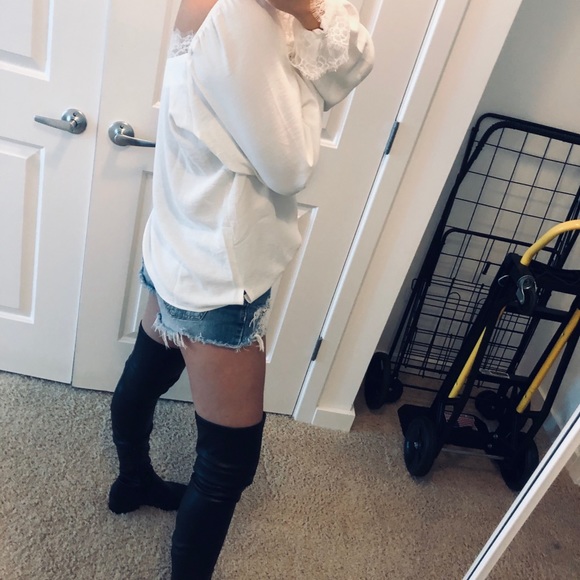 ❌SOLD❌Hustle Girl White Blouse - Picture 3 of 3